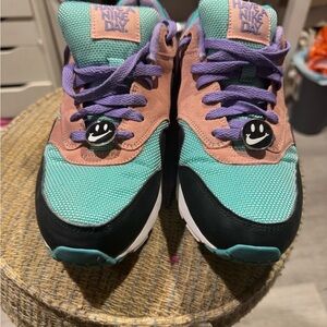 Nike big kids/ women’s ' Teal and Purple Sneakers